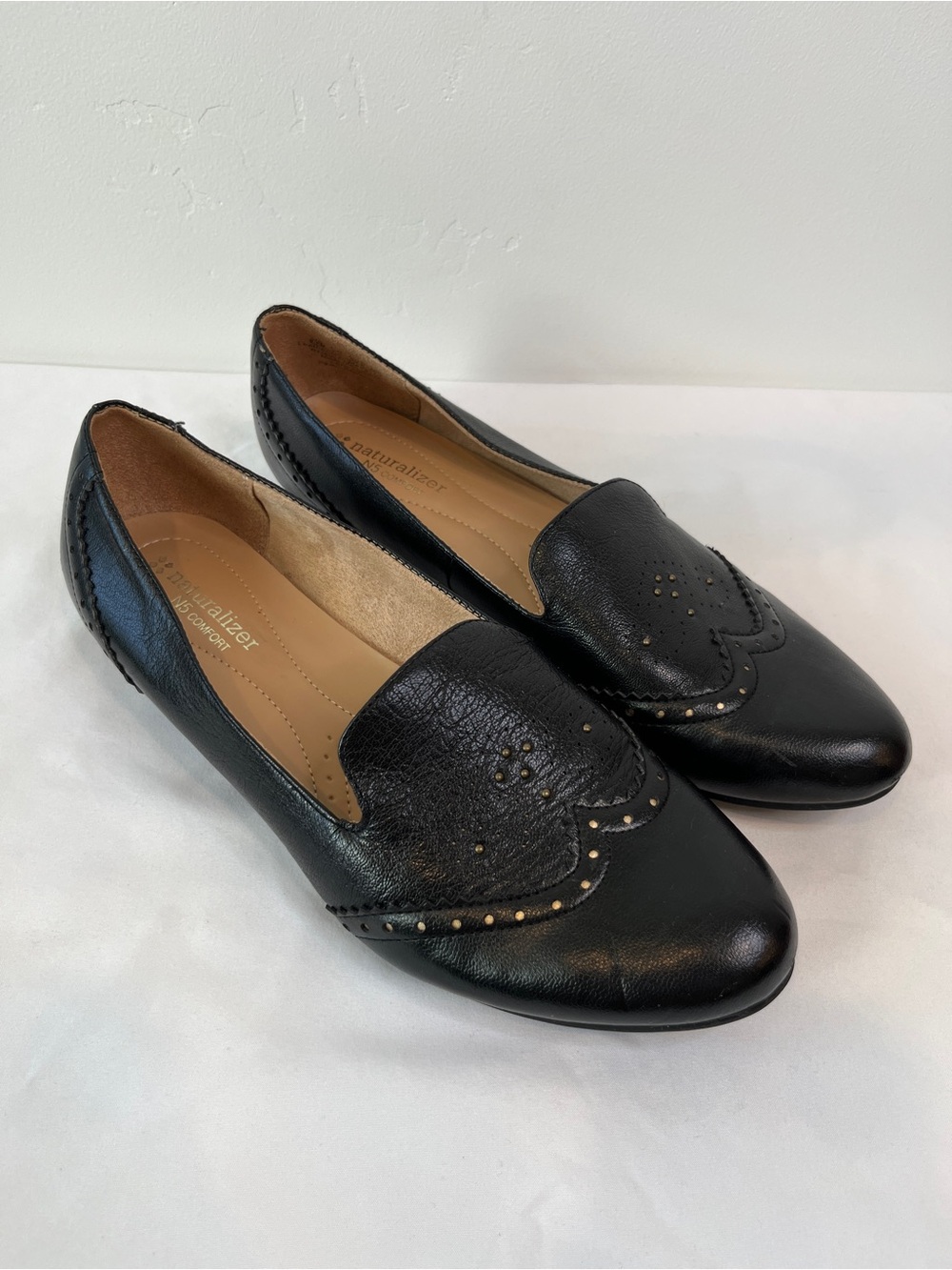Naturalizer Lerato Black Leather Wingtip Brogue Flats Womens Size 9.5M Studded